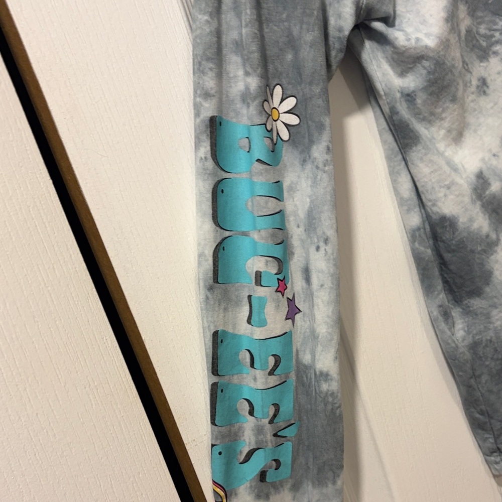 Buc-ee’s Long-Sleeve Tie-Dye Graphic Tee - Blue - Picture 4 of 5
